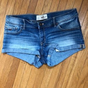 Hollister jean shorts size 7/28
